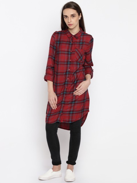 

Vero Moda Women Red Regular Fit Checked Casual Shirt