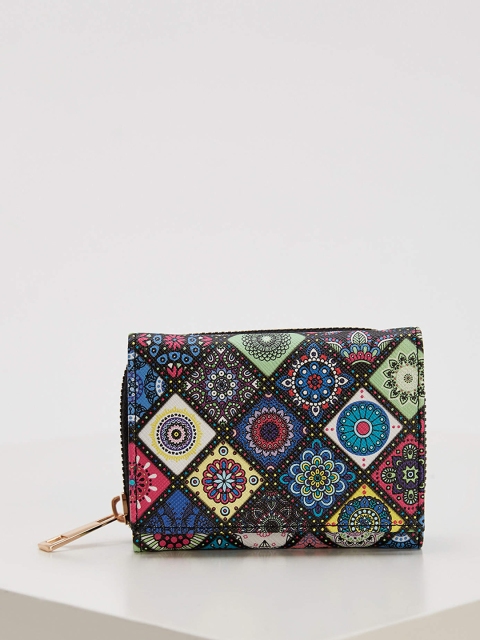 

DeFacto Women Multi-Coloured Ethnic Motifs Printed Saffiano Textured Three Fold Wallet