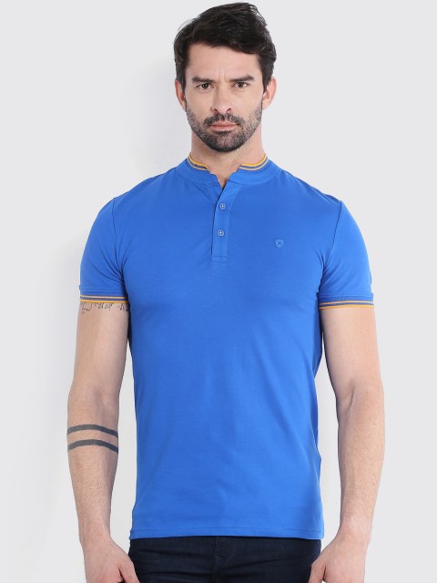 

Celio Men Blue Solid Henley Neck T-Shirt