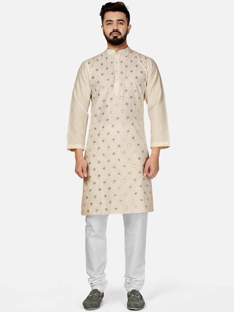 

SHOPGARB Men Off White & Silver-Toned Embellished Mandarin Collar Straight Kurta