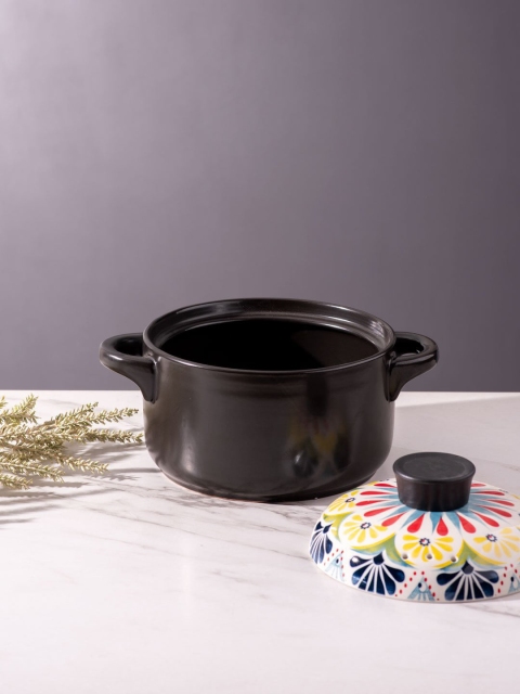 

THEDECORKART Black & White Printed Ceramic Casserole With Lid