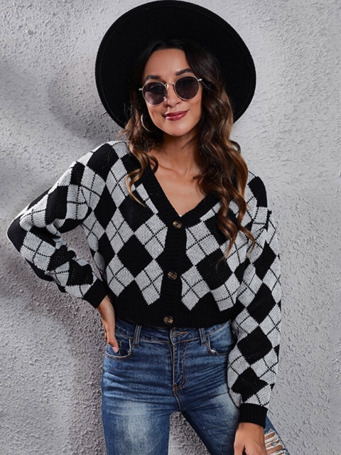 

BelleRUE Women Grey & Black Colourblocked Cardigan