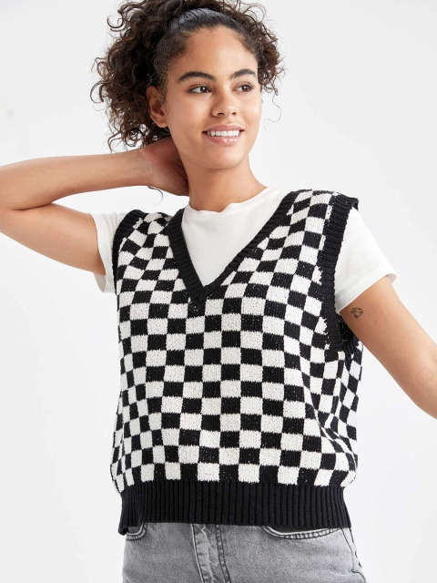 

DeFacto Women Black & White Checkerboard Sweater Vest