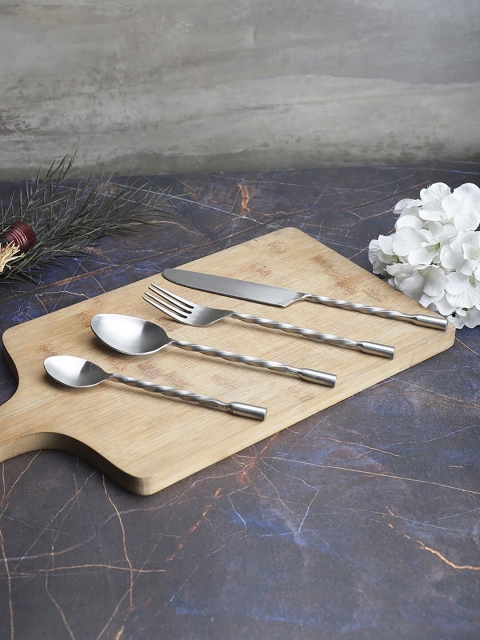 

VarEesha Set of 4 Silver Twisted Matt Stainless Steel Cutlery