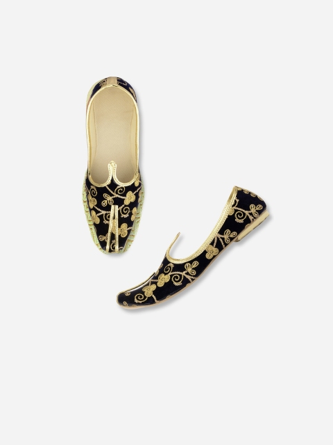 

Hulya Men Black Embroidered Mojaris