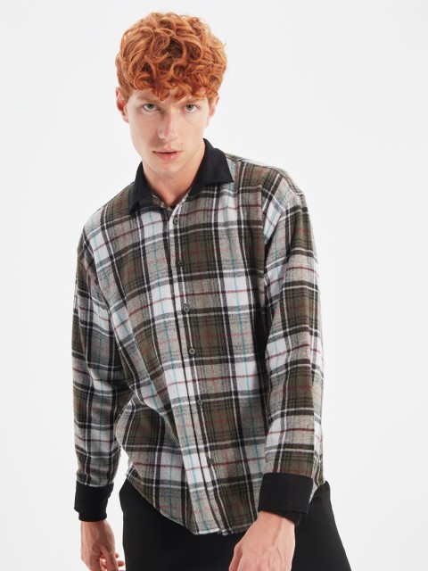 

Trendyol Men Olive Green & White Tartan Checked Cotton Twill Casual Shirt
