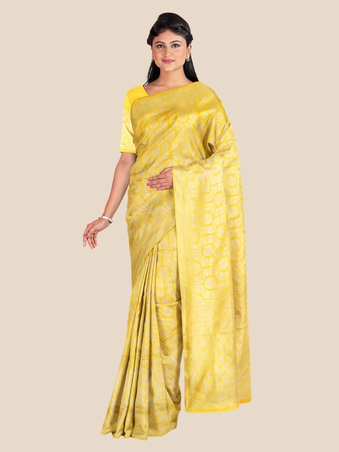 

KLM Fashion Mall Yellow & Silver-Coloured Floral Zari Silk Blend Banarasi Saree