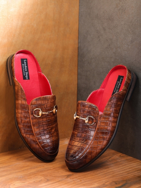 

LONDON STEPS Men Black Croc Textured Formal Mules