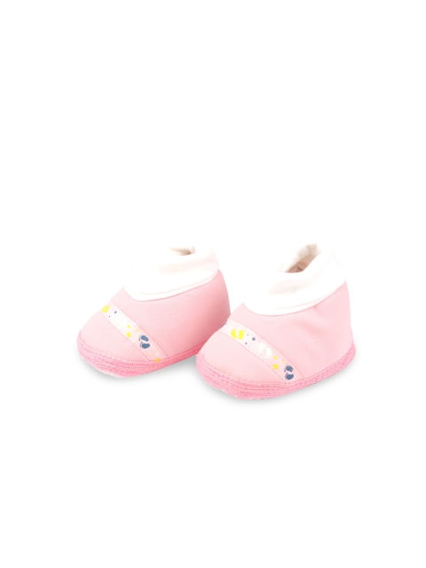 

Spiky Infants Kids Pink & White Self-Design Cotton Booties