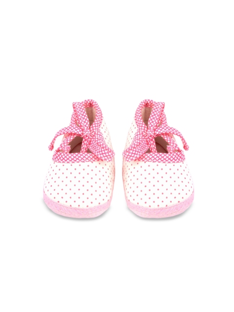 

Spiky Infants Kids Pink & White Self-Design Cotton Booties