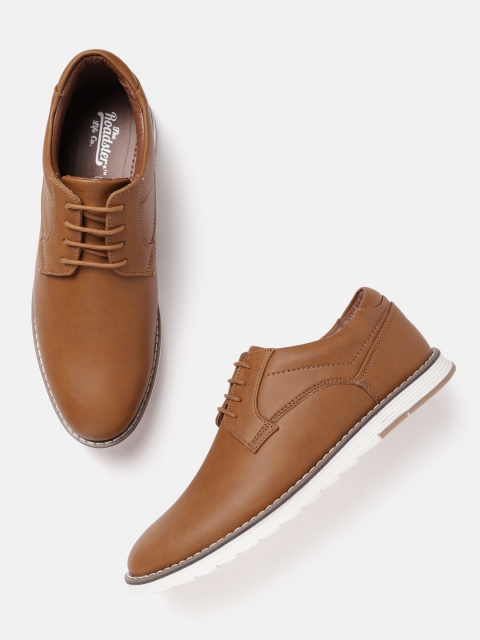 

The Roadster Lifestyle Co Men Tan Brown Solid Derbys