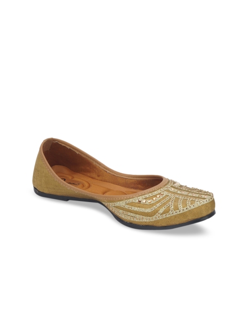 

The Desi Dulhan Women Gold-Toned Party Mojaris Flats