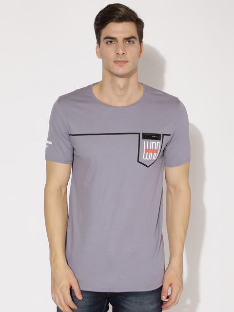 

V2 Value & Variety Men Grey Solid Round Neck T-shirt