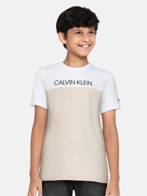 

Calvin Klein Jeans Boys Off White & Beige Colourblocked Organic Cotton T-shirt