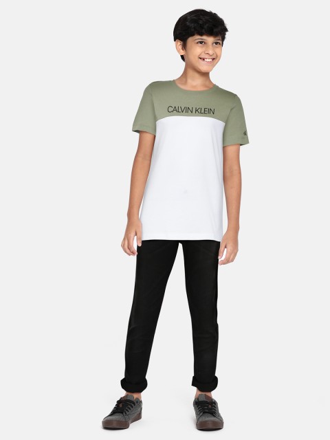 

Calvin Klein Jeans Boys Olive Green & White Colourblocked Organic Cotton T-shirt