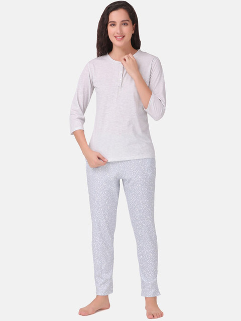 

Masha Women Grey & White Animal Printed Pure Cotton Night Suit