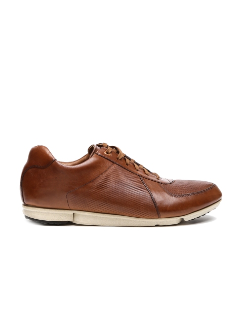 

Clarks Men Brown Solid Leather Sneakers