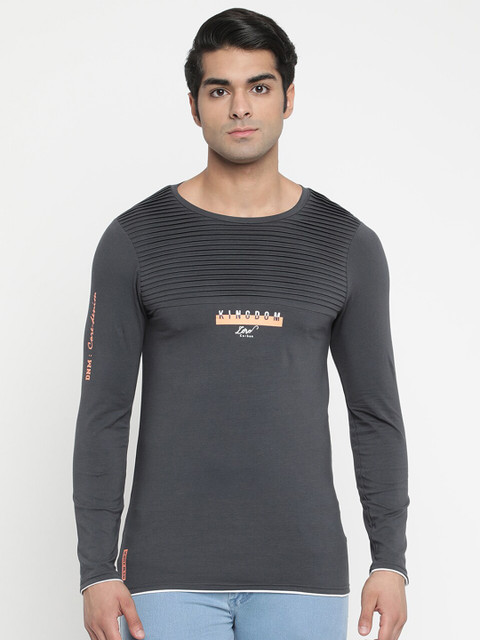 

V2 Value & Variety Men Grey Pure Cotton T-shirt