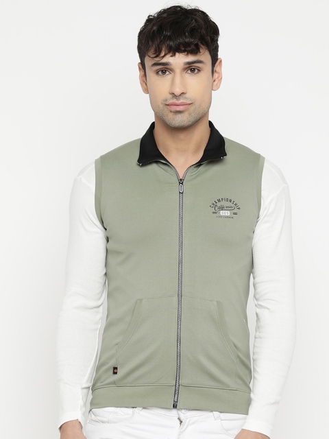 

V2 Value & Variety Men Green Sweatshirt