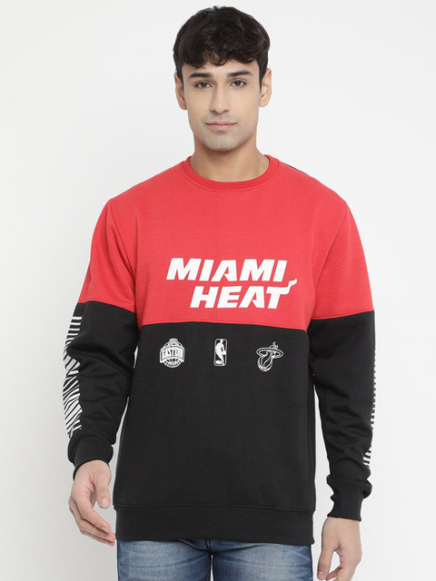 

V2 Value & Variety Men Black Colourblocked Sweatshirt