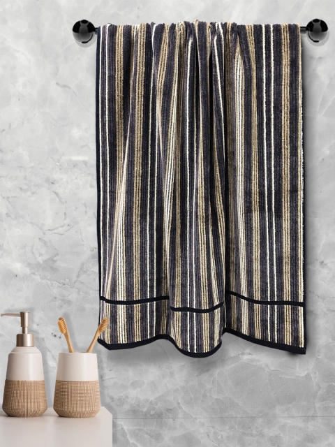 

Aura Grey And White Striped Cotton 500 GSM Bath Towel