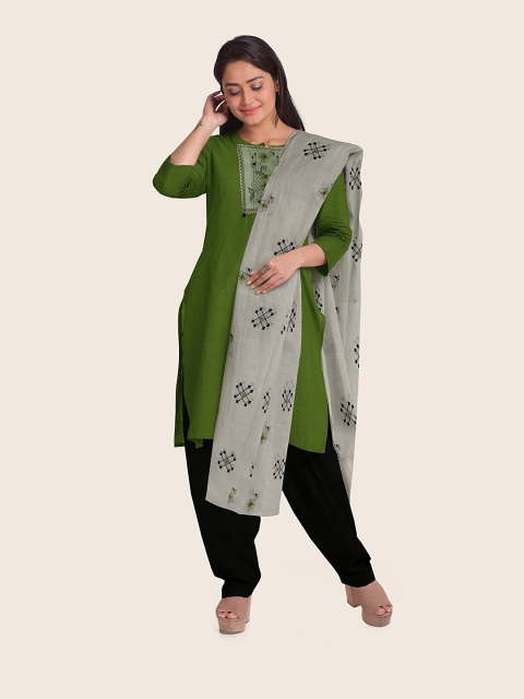 

Pothys Women Green & Black Floral Printed Unstitched Dress Material