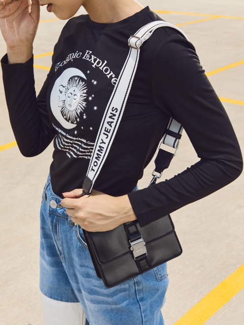 

Tommy Hilfiger Black Solid Sling Bag