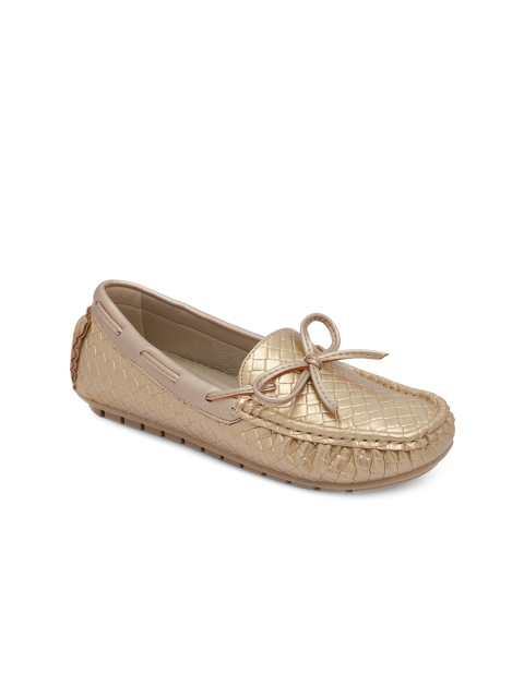 

Sole To Soul Women Gold-Toned Textured Ballerinas with Bows