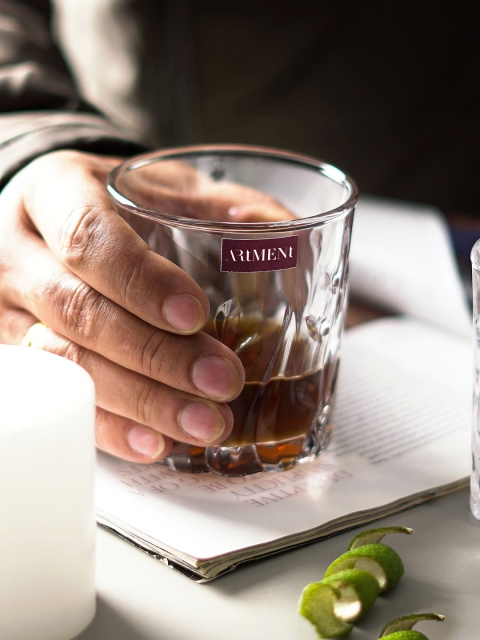 

THE ARTMENT Set of 4 Engraved Whiskey Tumbler, Transparent