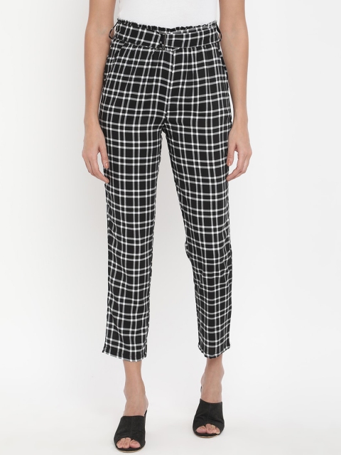 

V2 Value & Variety Woman Black Checked Lounge Pants