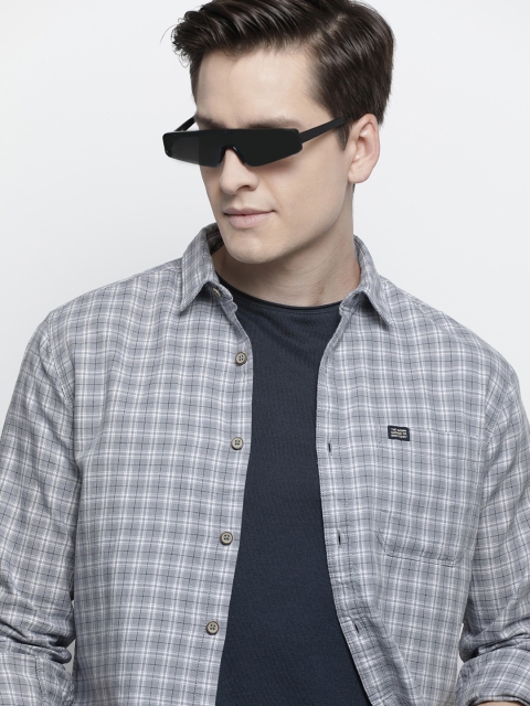 

The Indian Garage Co Men Grey & White Slim Fit Tartan Checked Pure Cotton Casual Shirt