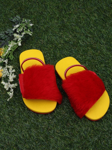 

DChica Girls Yellow Colourblocked Sliders