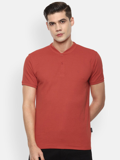 

V Dot Men Red V-Neck Pockets Slim Fit T-shirt