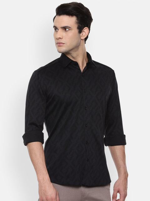 

V Dot Men Black Slim Fit Printed Casual Shirt