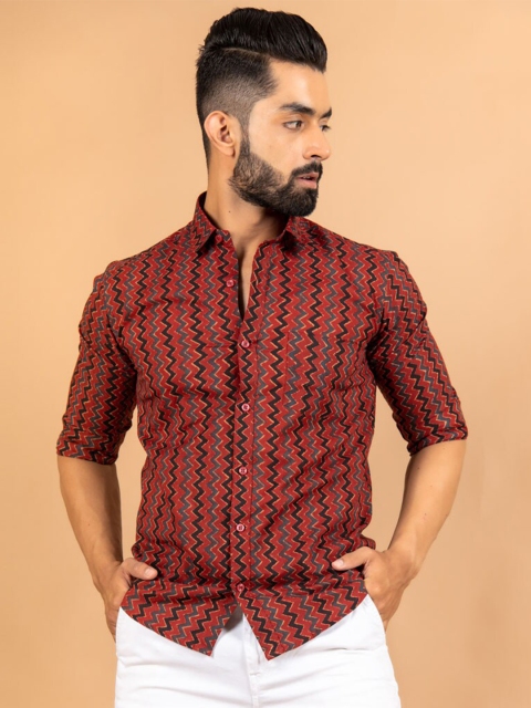 

Tistabene Men Red Chevron Printed Casual Shirt