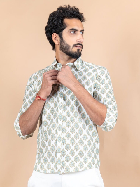 

Tistabene Men White Printed Casual Shirt