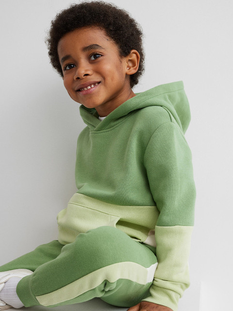 

H&M Boys Green Colourblocked Hooded Top