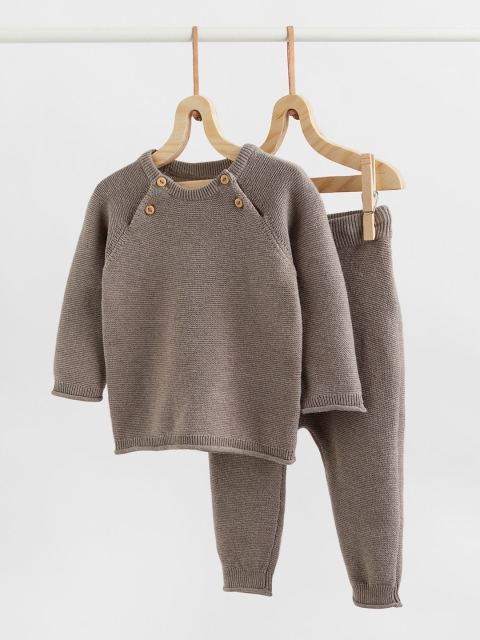 

H&M Girls Beige Knitted Jumper And Trousers