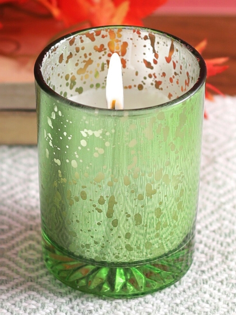 

Aapno Rajasthan Green Sweet and Permeating Fancy Glass Jar Candle