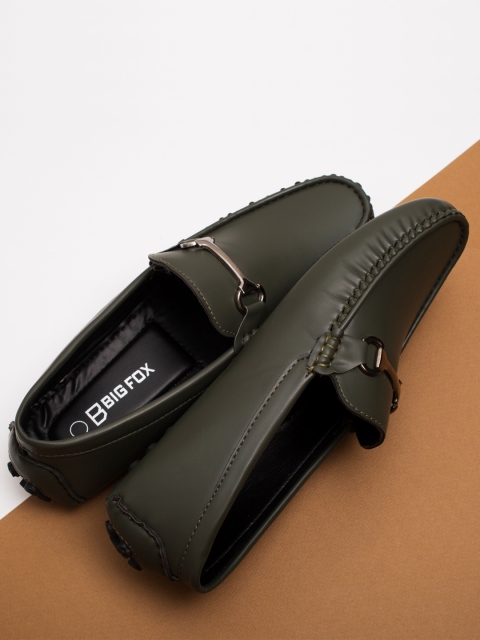 

Big Fox Men Olive Green Solid Loafers