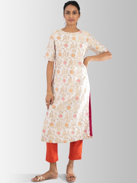 

Marigold by FableStreet Women White Floral Printed Kurta with Trousers