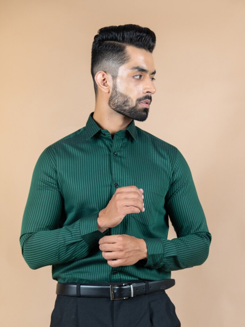 

Tistabene Men Green Striped Casual Shirt