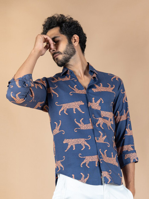 

Tistabene Men Blue Leopard Printed Casual Shirt