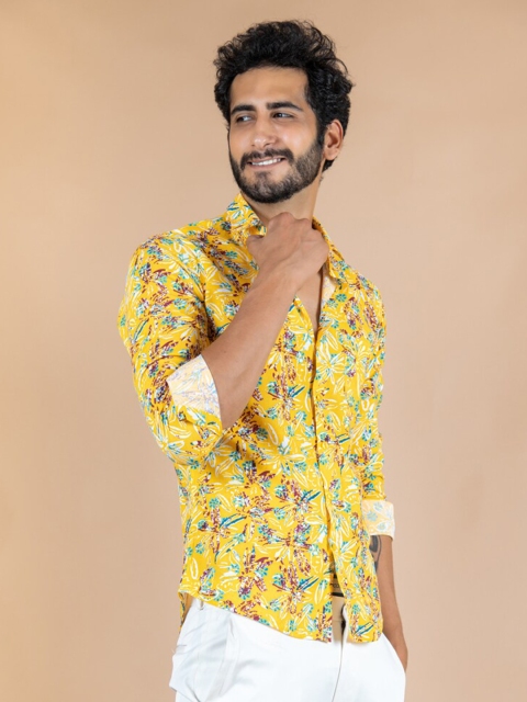 

Tistabene Men Yellow Printed Casual Shirt