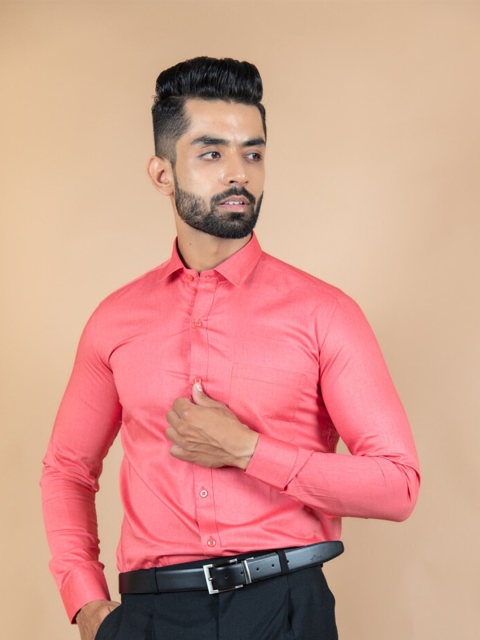 

Tistabene Men Pink Solid Cotton Casual Shirt