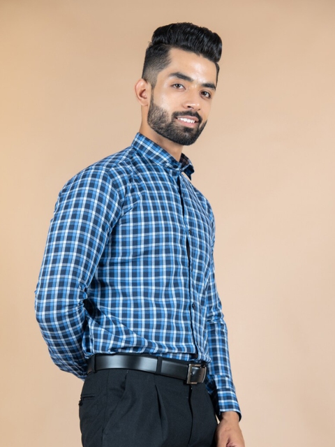 

Tistabene Men Blue Checked Casual Shirt