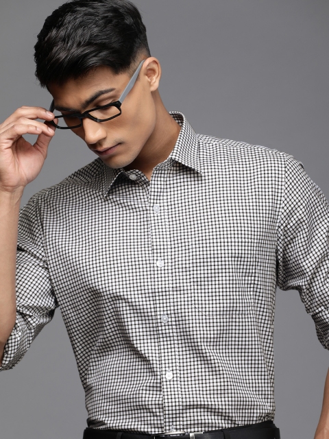 

Louis Philippe Men White & Black Slim Fit Grid Checks Formal Shirt