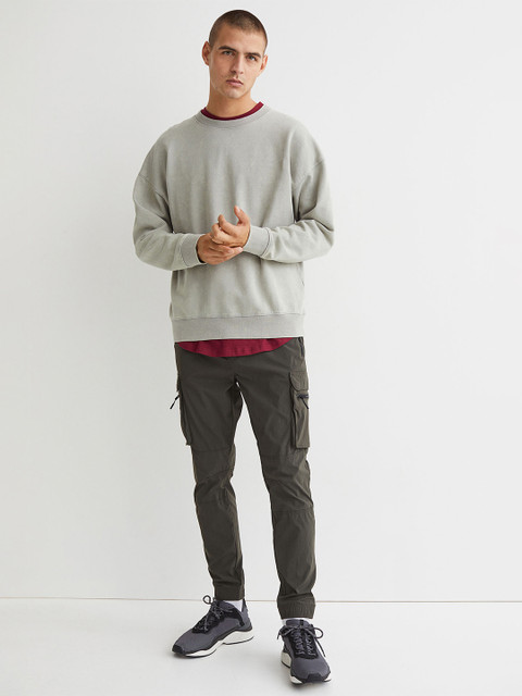 

H&M Men Grey & Beige Relaxed Fit Washed-Look Sweatshirt