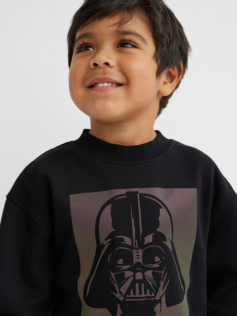 

H&M Boys Black Printed Sweatshirt
