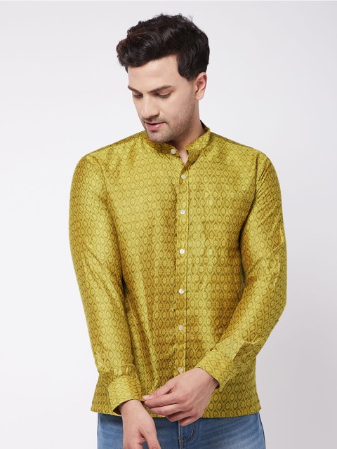 

VASTRAMAY Men Mustard Printed Casual Shirt